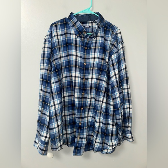 Izod Men's Navy and White Plaid Button Down Shirt - Picture 1 of 3